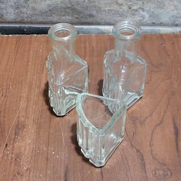 Vintage Clear Glass Collectible Bottles 3 Sided Set of 3 - Picture 6 of 12